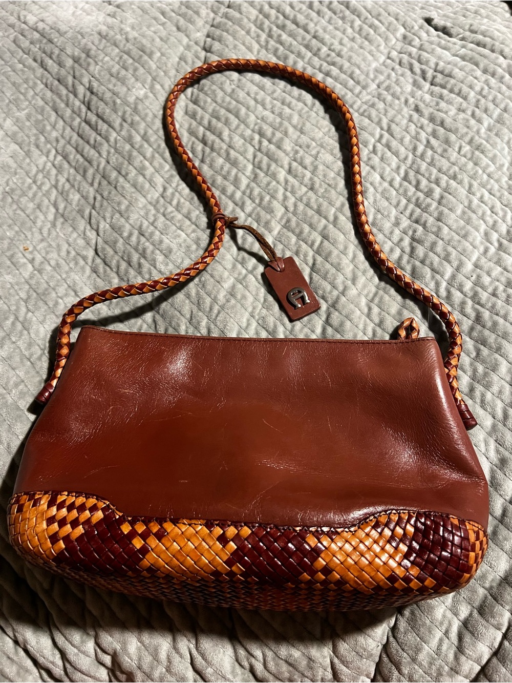 Etienne Aigner Brown Leather basket weave Shoulder Bag with Woven Tan Accent - Picture 3 of 9